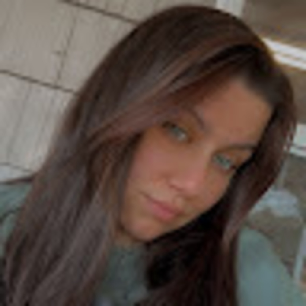 Meet your Posher, Adrianna